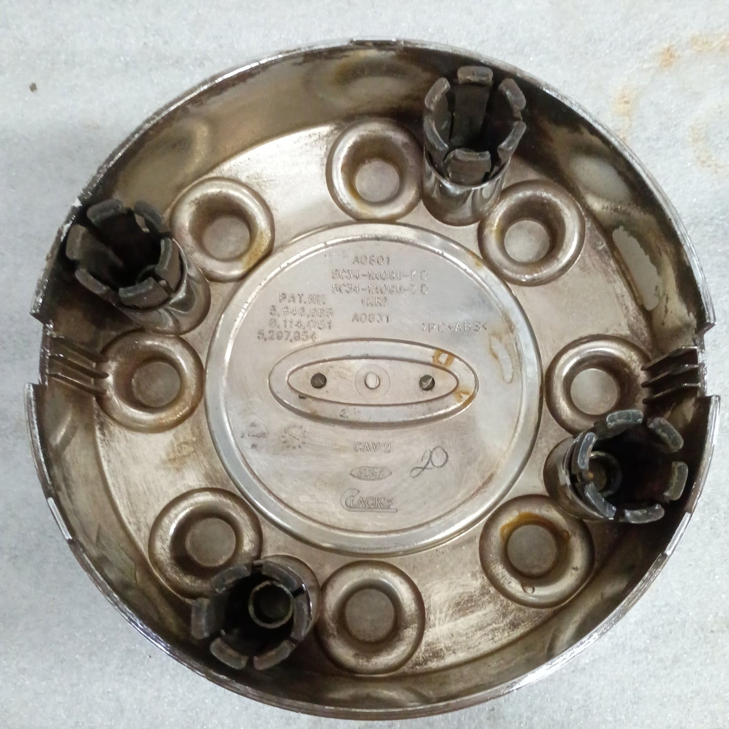 05-10 Ford Chrome Center Cap 8 Lug (Used) F250 F350 OEM 8 Lug 2WD 4WD Super Duty Wheel
