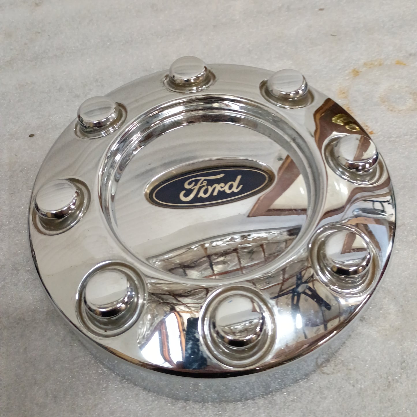 05-10 Ford Chrome Center Cap 8 Lug (Used) F250 F350 OEM 8 Lug 2WD 4WD Super Duty Wheel