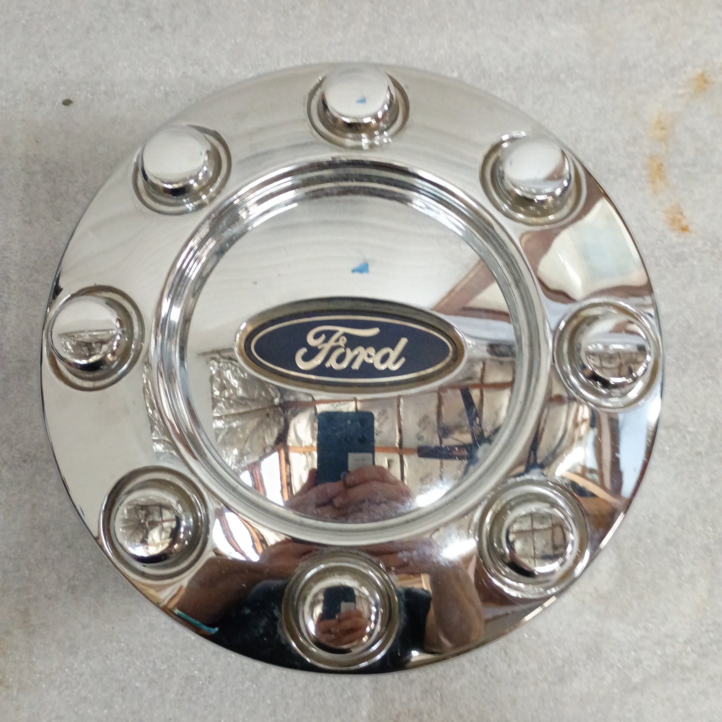 05-10 Ford Chrome Center Cap 8 Lug (Used) F250 F350 OEM 8 Lug 2WD 4WD Super Duty Wheel