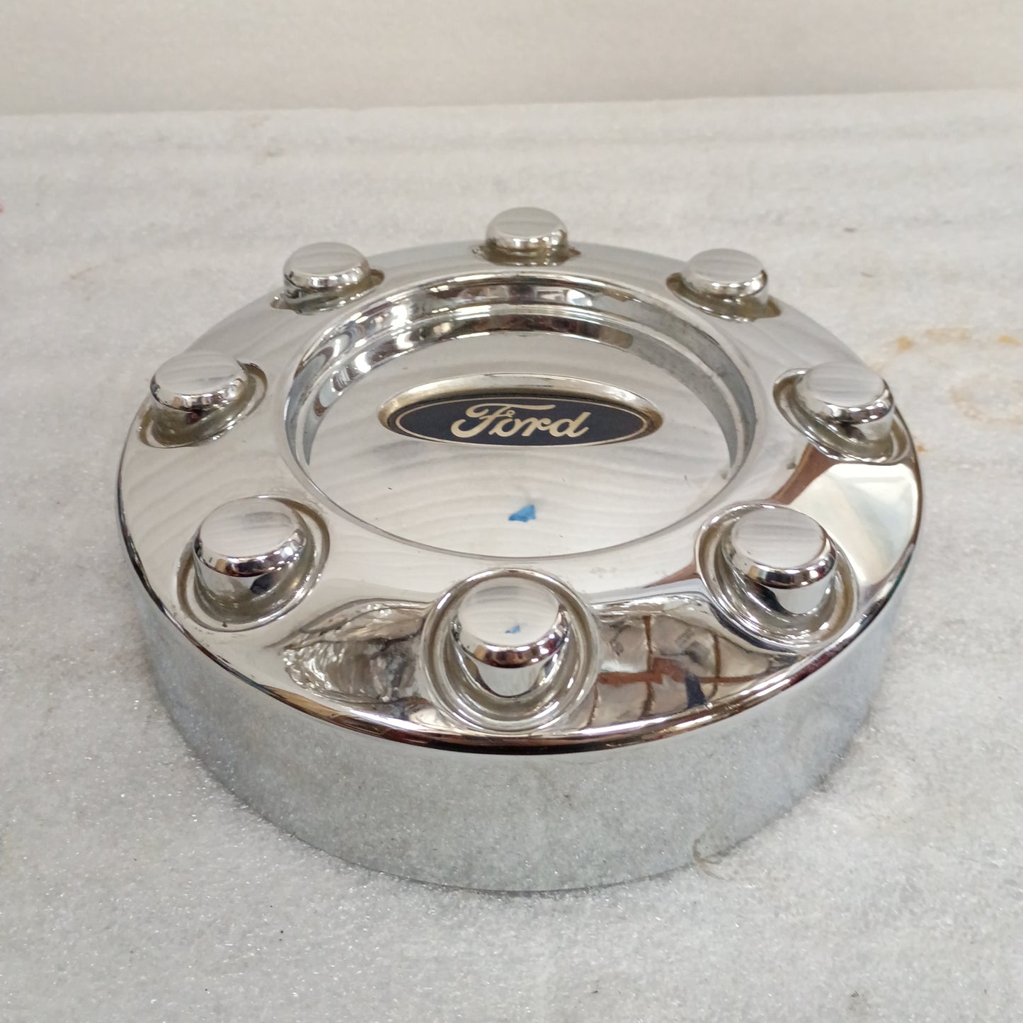 05-10 Ford Chrome Center Cap 8 Lug (Used) F250 F350 OEM 8 Lug 2WD 4WD Super Duty Wheel