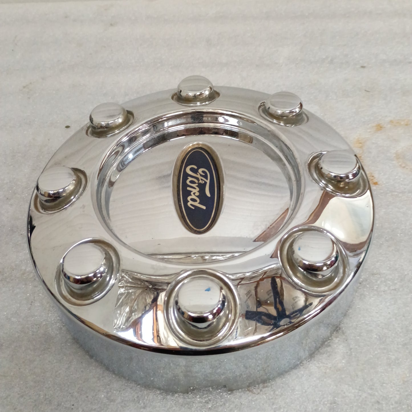 05-10 Ford Chrome Center Cap 8 Lug (Used) F250 F350 OEM 8 Lug 2WD 4WD Super Duty Wheel