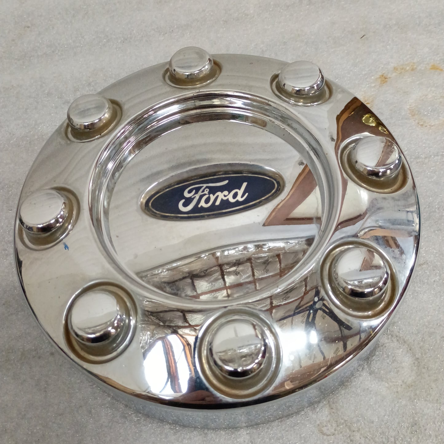 05-10 Ford Chrome Center Cap 8 Lug (Used) F250 F350 OEM 8 Lug 2WD 4WD Super Duty Wheel