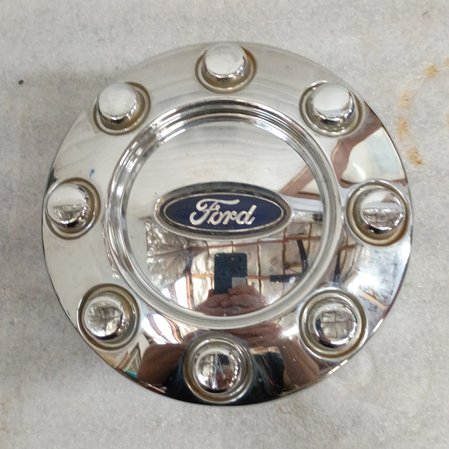 05-10 Ford Chrome Center Cap 8 Lug (Used) F250 F350 OEM 8 Lug 2WD 4WD Super Duty Wheel