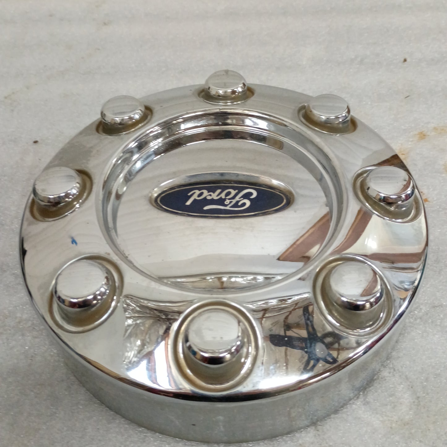 05-10 Ford Chrome Center Cap 8 Lug (Used) F250 F350 OEM 8 Lug 2WD 4WD Super Duty Wheel