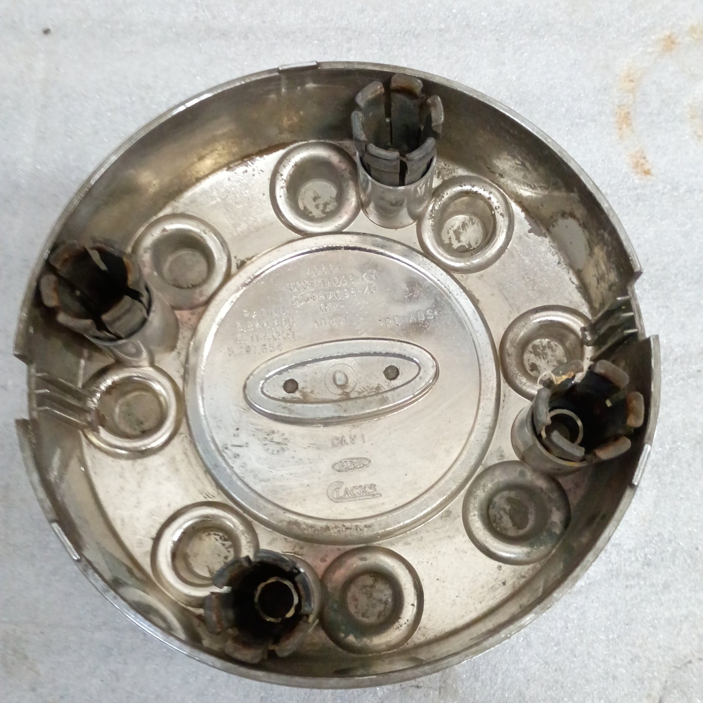 05-10 Ford Chrome Center Cap 8 Lug (Used) F250 F350 OEM 8 Lug 2WD 4WD Super Duty Wheel
