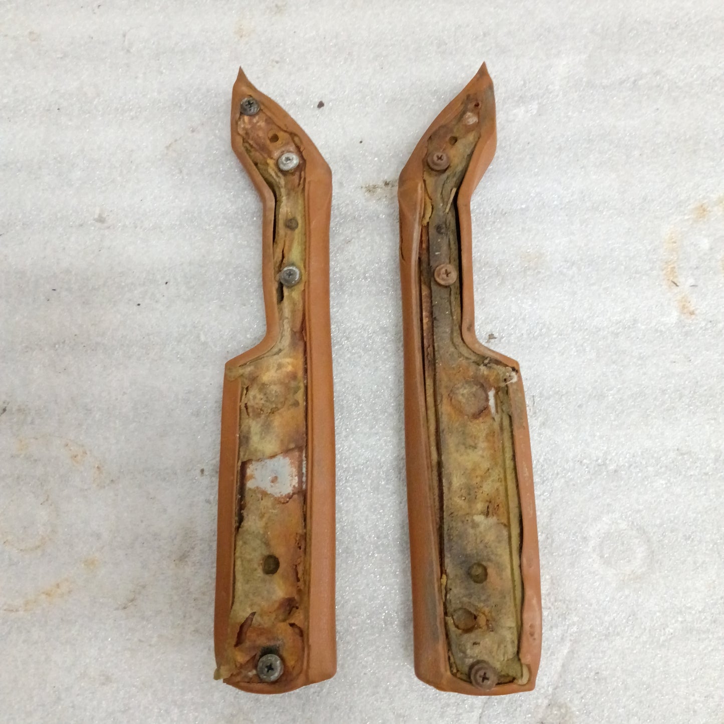 80-86 Briown/Nutmeg Arm Rests Set (Used) Ford F150 F250 F350 Bronco OEM