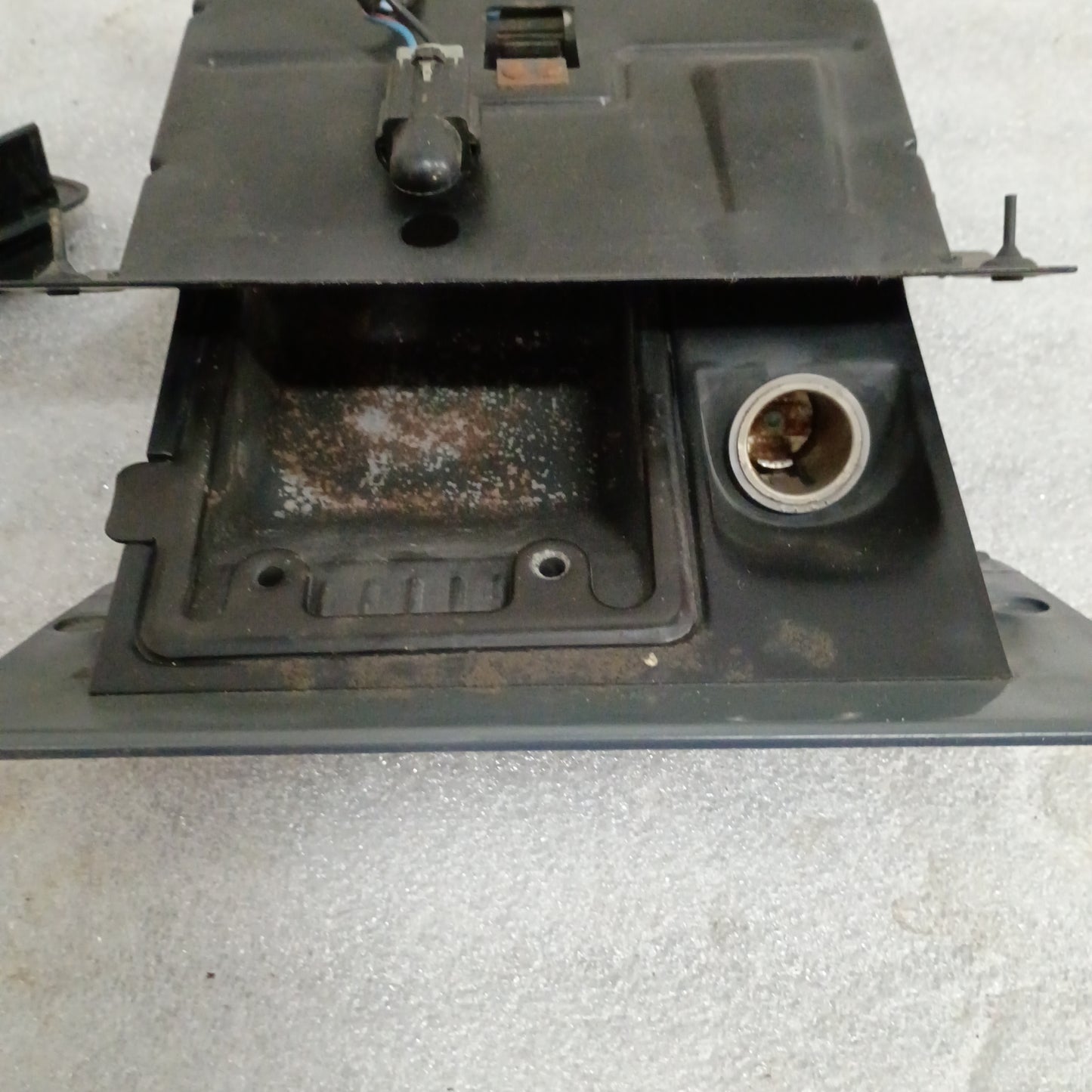 92-96 Dark/Crystal Blue Ashtray Assembly (Used) Ford F150 F250 F350 Bronco