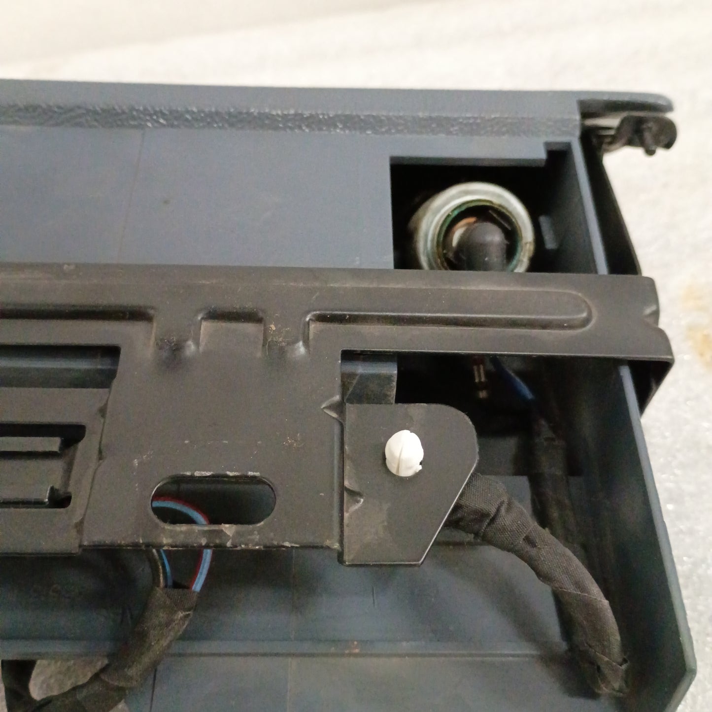 92-96 Dark/Crystal Blue Ashtray Assembly (Used) Ford F150 F250 F350 Bronco