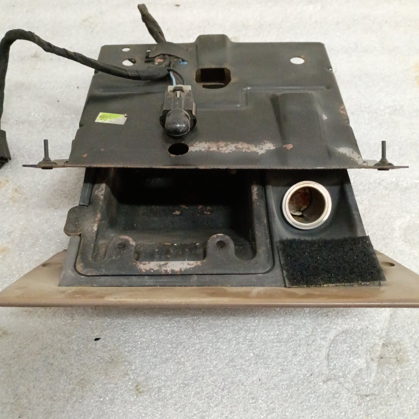 92-96 Tan/Mocha Beige Ashtray Assembly (Used) Ford F150 F250 F350 Bronco