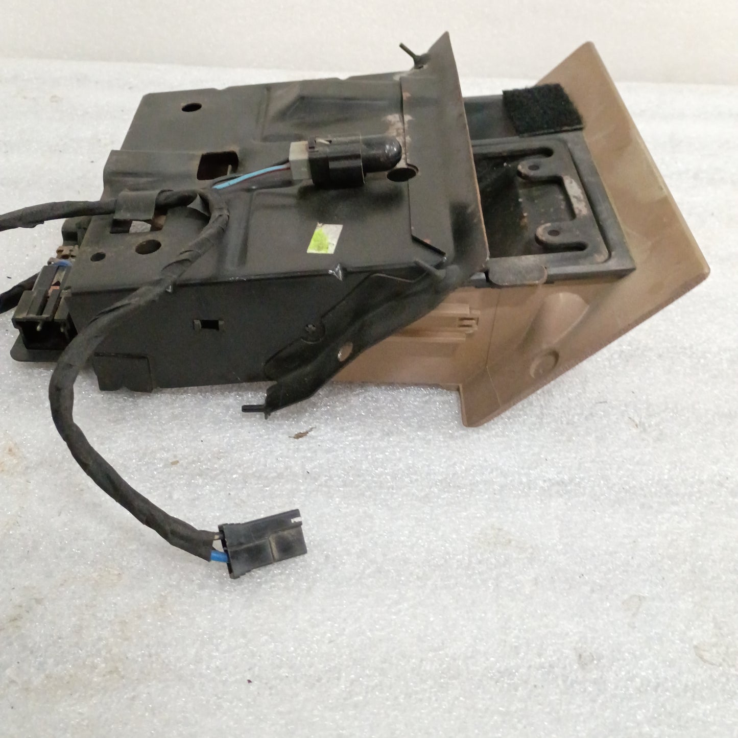 92-96 Tan/Mocha Beige Ashtray Assembly (Used) Ford F150 F250 F350 Bronco