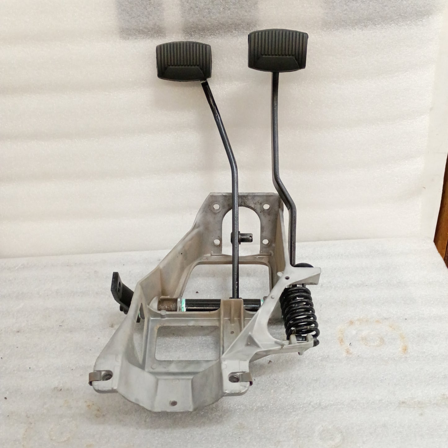 80-86 Non Hydraulic Clutch & Brake Pedal Assembly (Used) F150 F250 F350 Bronco