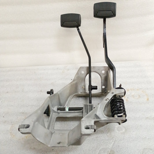 80-86 Hydraulic Clutch & Brake Pedal Assembly (Used) F150 F250 F350 Bronco New