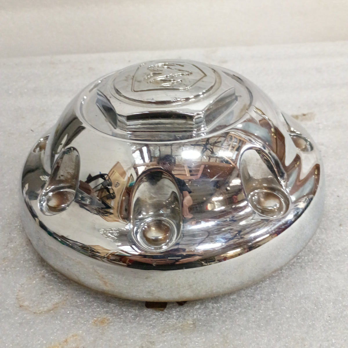 2000-2002 Chrome 8 Lug Center/Hub Cap (Used) Dodge 2500 52039098