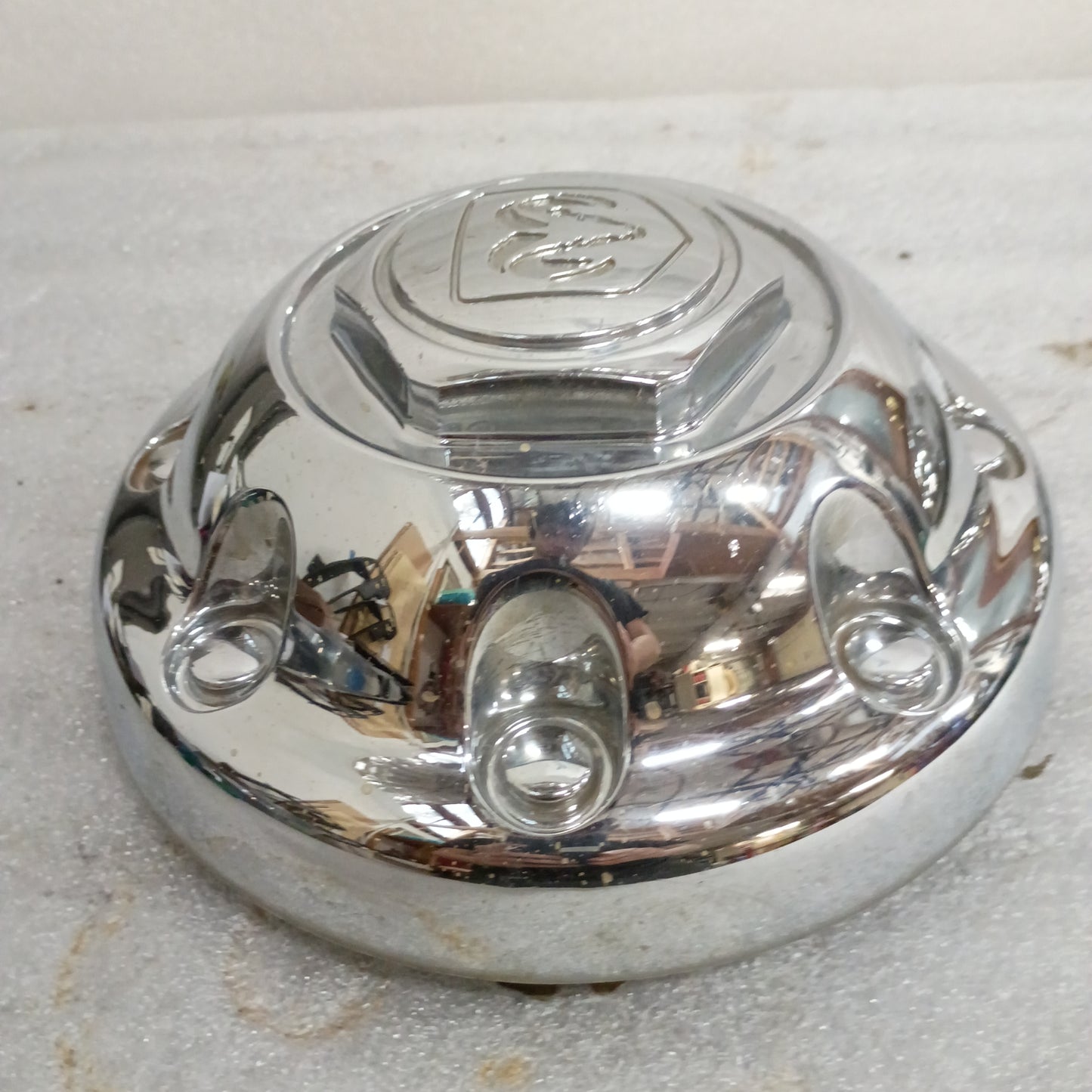 2000-2002 Chrome 8 Lug Center/Hub Caps (Used) Dodge 2500 52039098