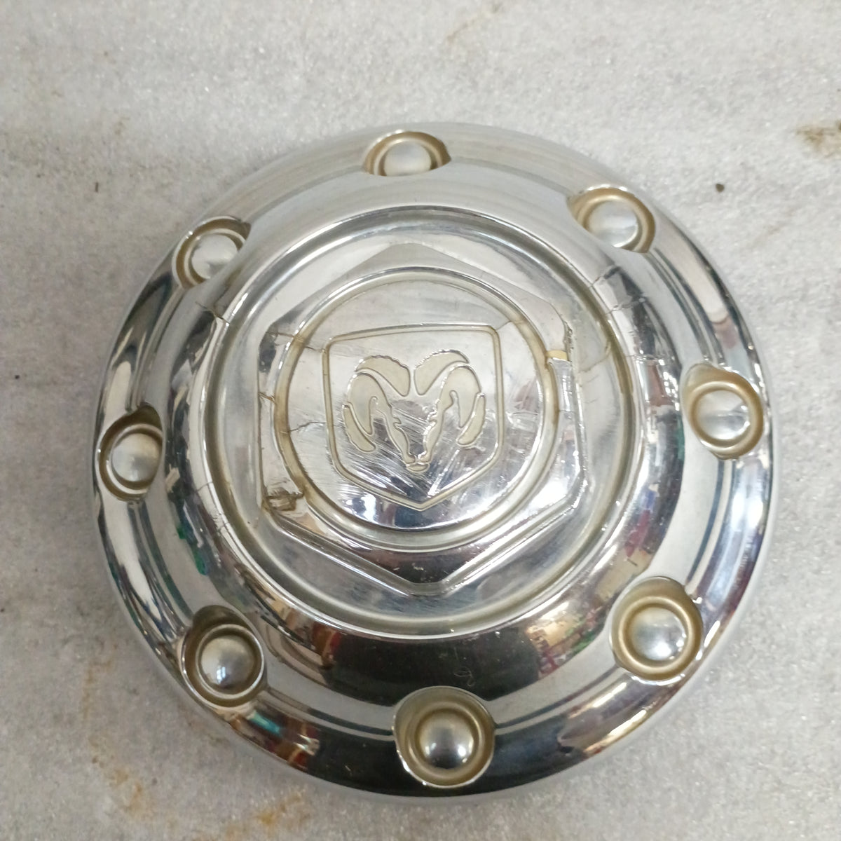 2000-2002 Chrome 8 Lug Center/Hub Caps (Used) Dodge 2500 52039098
