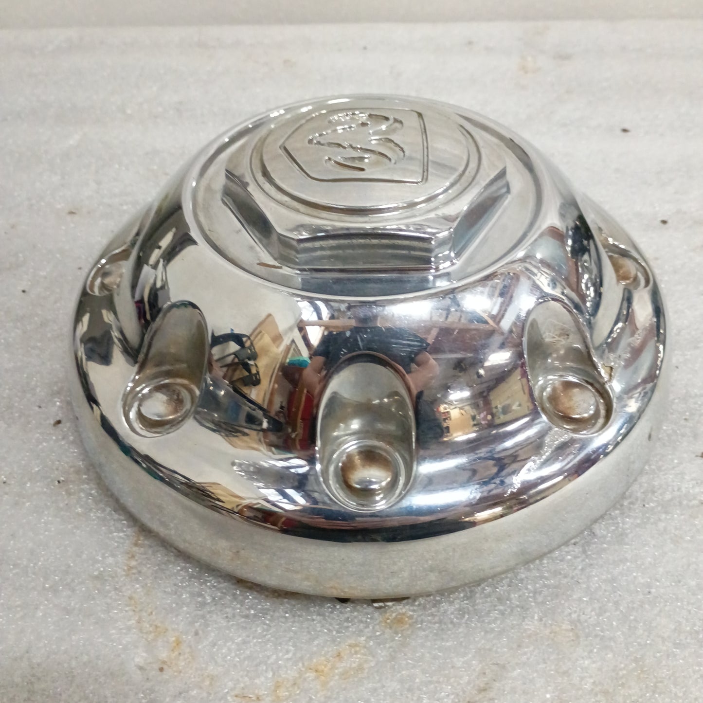 2000-2002 Chrome 8 Lug Center/Hub Caps (Used) Dodge 2500 52039098