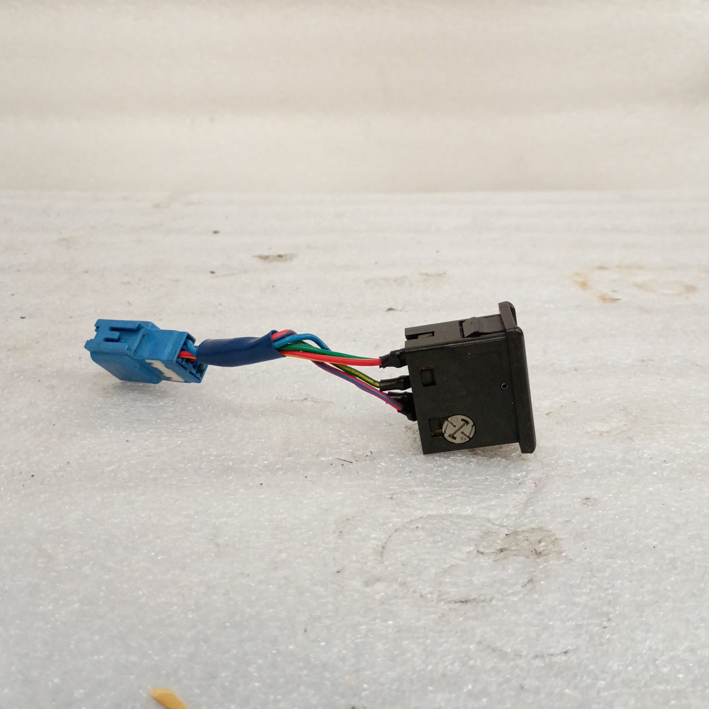 91-95 4Runner Rear/Tailgate Window Switch Blue Connector (Used) Toyota OEM Genuine SR5 84810-35010