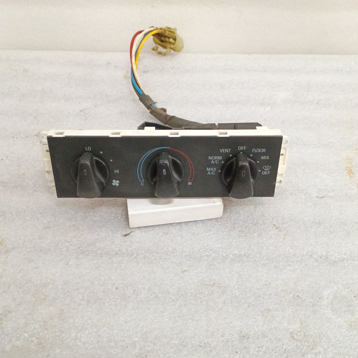 92-95 Heater / HVAC Control with AC (Used) Ford F150 F250 F350 Bronco