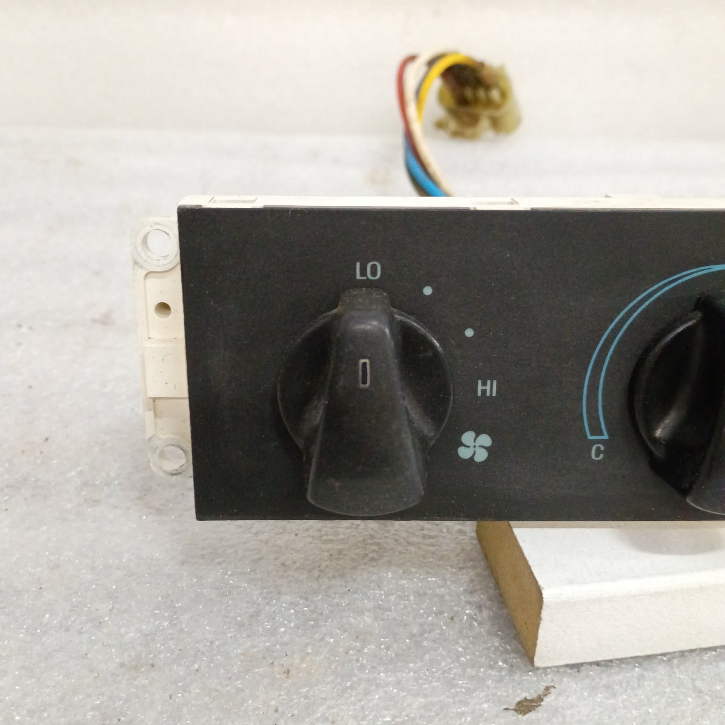 92-95 Heater / HVAC Control with AC (Used) Ford F150 F250 F350 Bronco