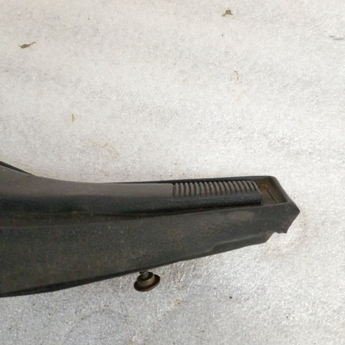80-86 Steering Wheel Horn Button Black (Used) F150 F250 F350 Bronco OEM