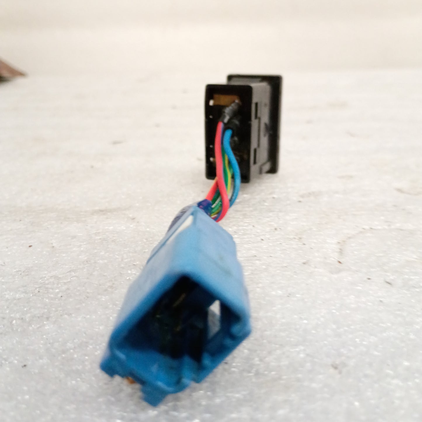 91-95 4Runner Rear/Tailgate Window Switch Blue Connector (Used) Toyota OEM Genuine SR5 84810-35010