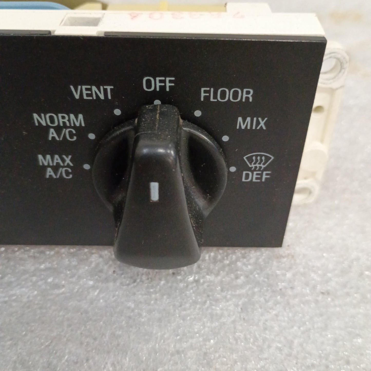 92-95 Heater / HVAC Control with AC (Used) Ford F150 F250 F350 Bronco