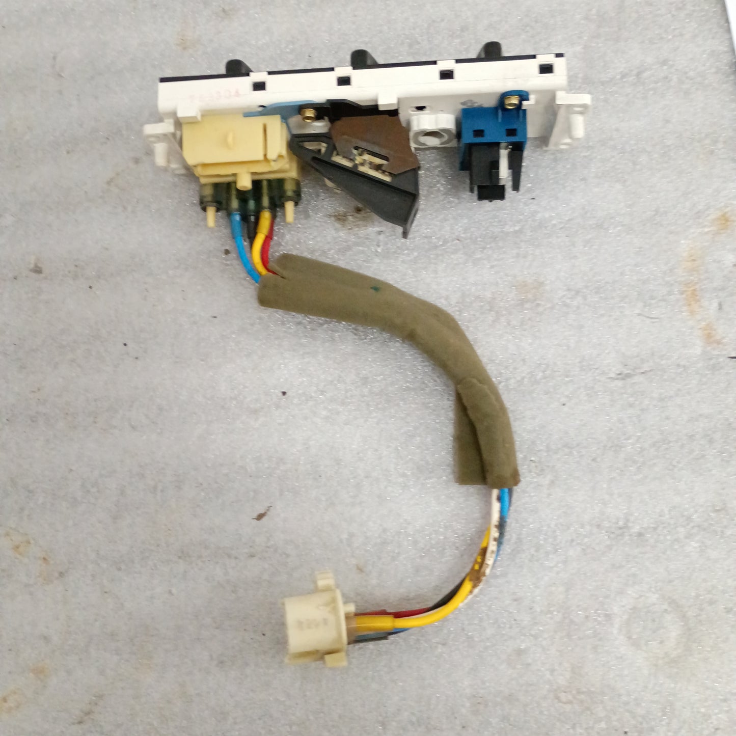 92-95 Heater / HVAC Control with AC (Used) Ford F150 F250 F350 Bronco