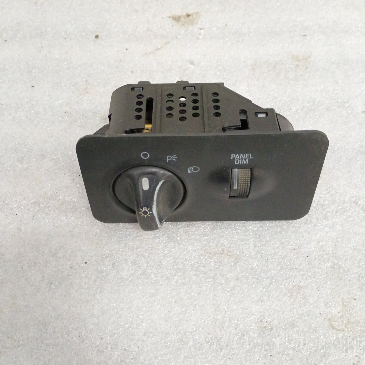 99-00 Headlight Panel w/ Switch & Dimmer (Used) Ford F250 F350 Super Duty F81B-11654AG