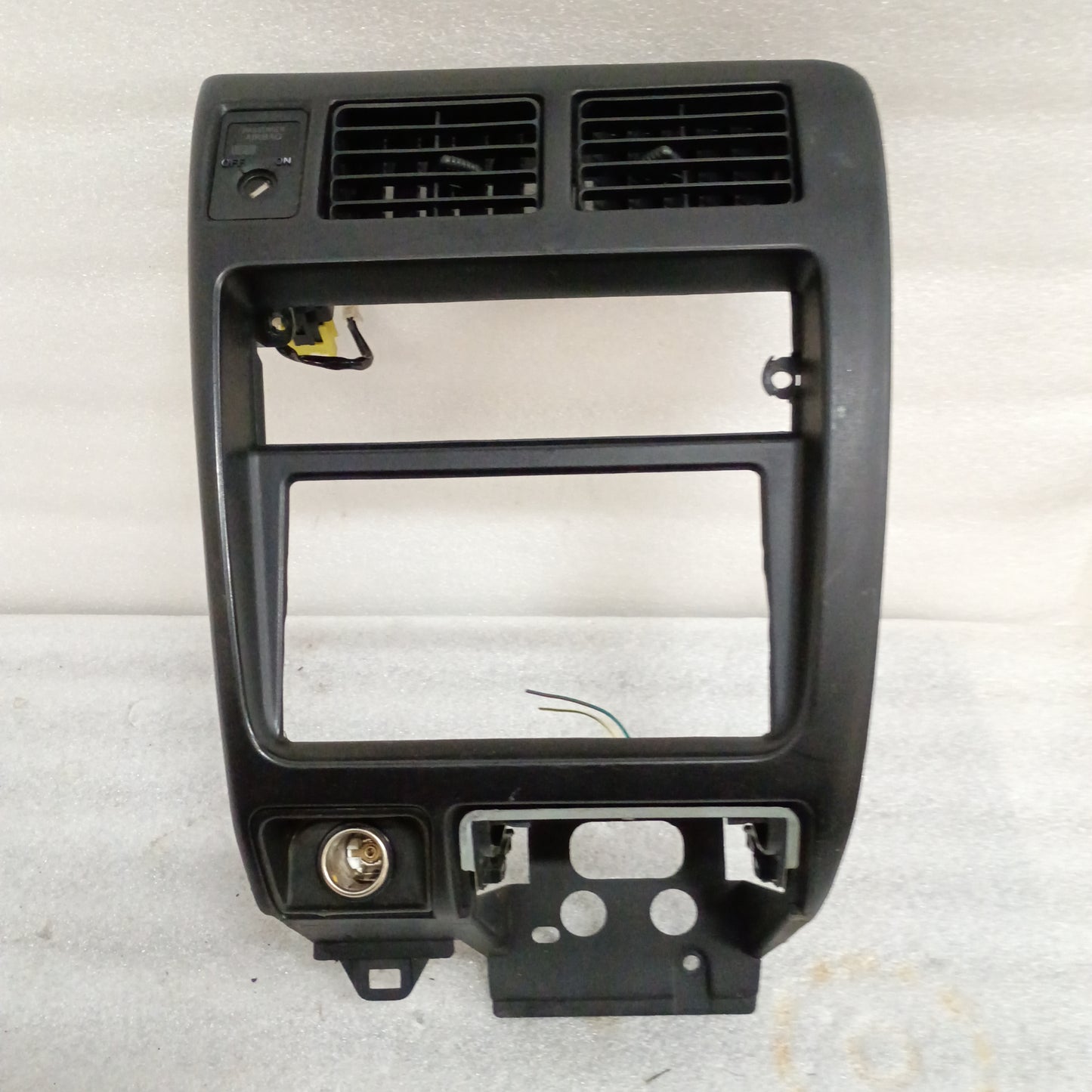 98-04 Heater Radio Dash Bezel Vents Toyota Tacoma (Used) OEM 55412-04020 Pickup Truck