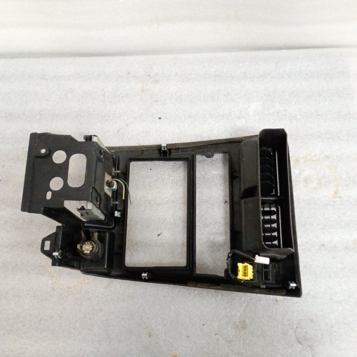 98-04 Heater Radio Dash Bezel Vents Toyota Tacoma (Used) OEM 55412-04020 Pickup Truck
