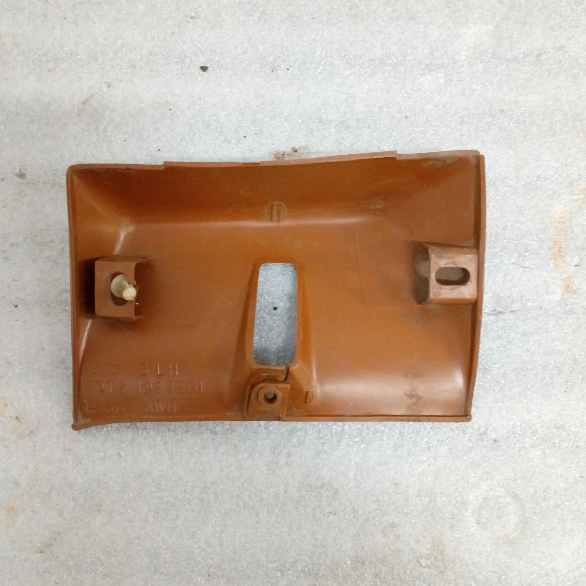 80-86 Seat Belt Retractor Covers Brown/Nutmeg Without Headliner (Used) F150 F250 F350