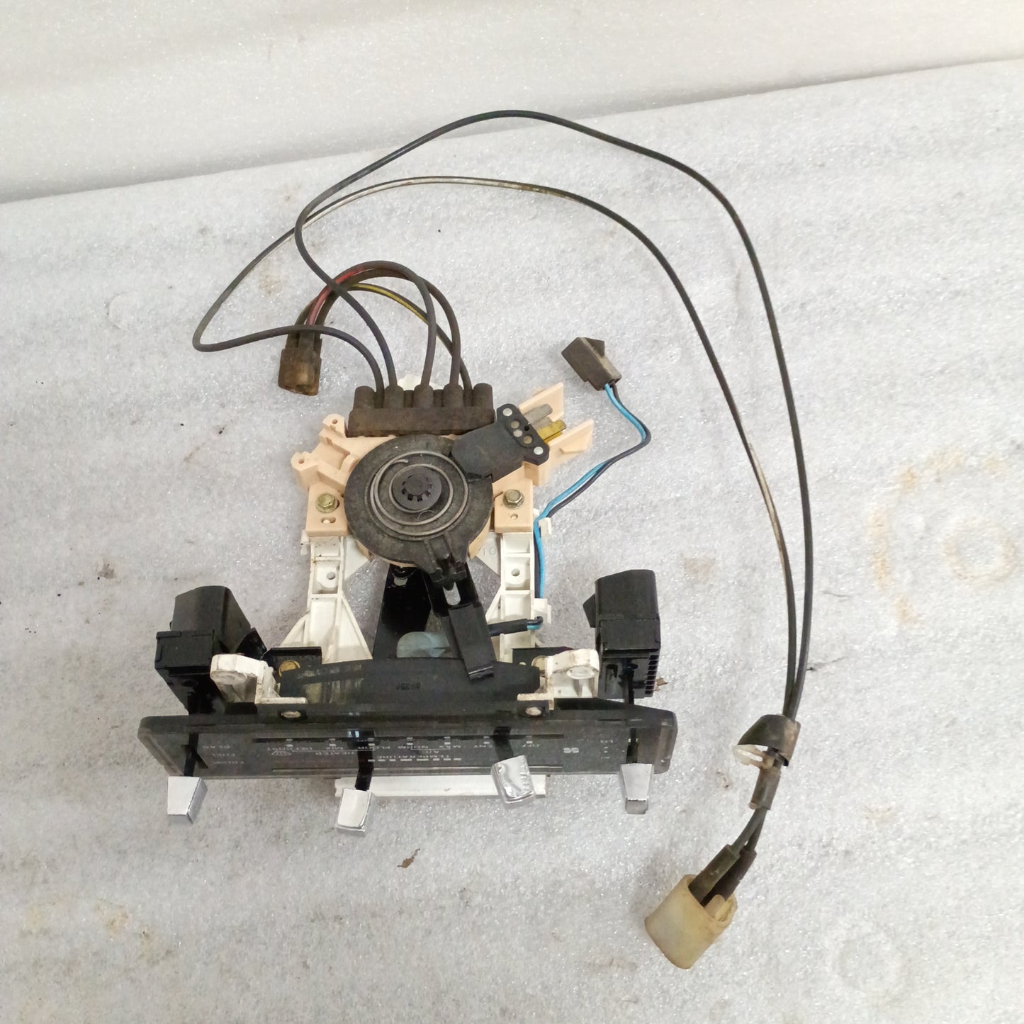 80-83 Heater & AC Control with Fuel Switch (Used) Ford F100 F150 F250 F350
