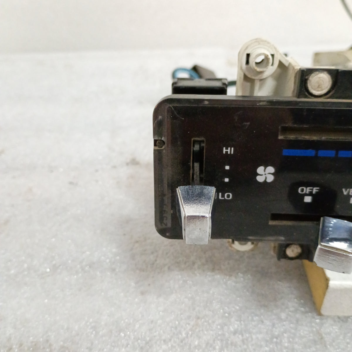 80-83 Heater & AC Control with Fuel Switch (Used) Ford F100 F150 F250 F350