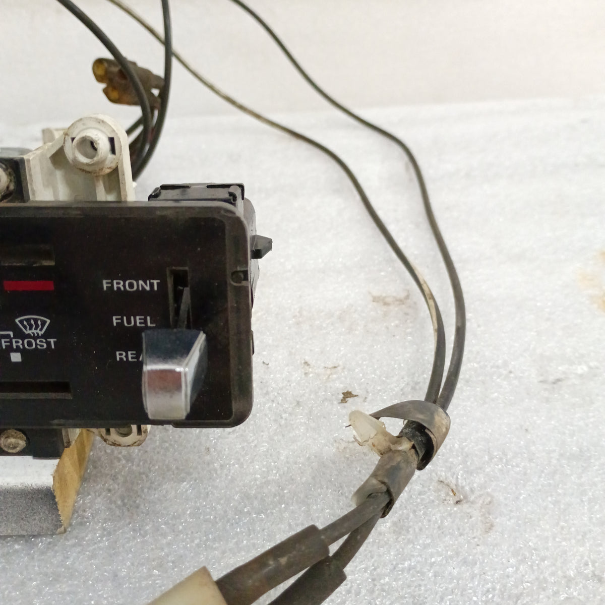 80-83 Heater & AC Control with Fuel Switch (Used) Ford F100 F150 F250 F350