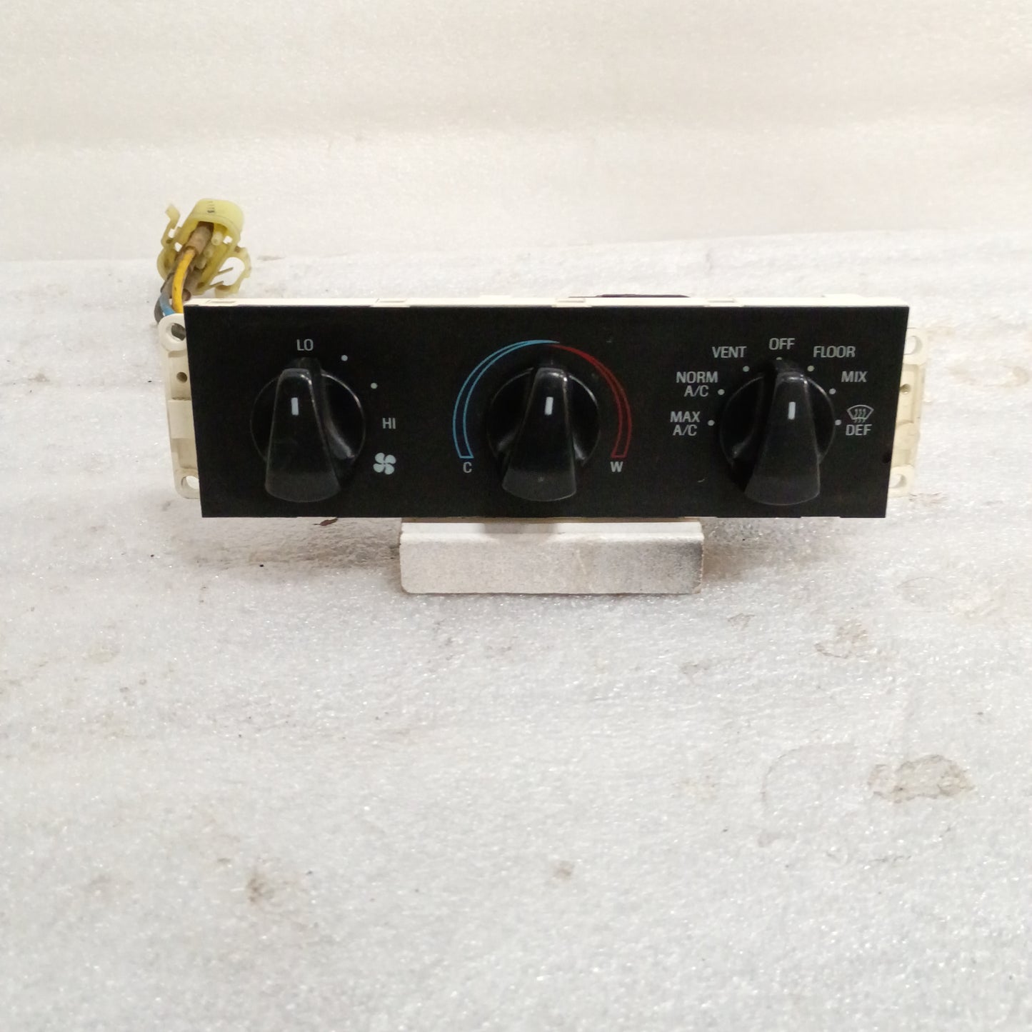 92-95 Heater / HVAC Control with AC (Used) Ford F150 F250 F350 Bronco