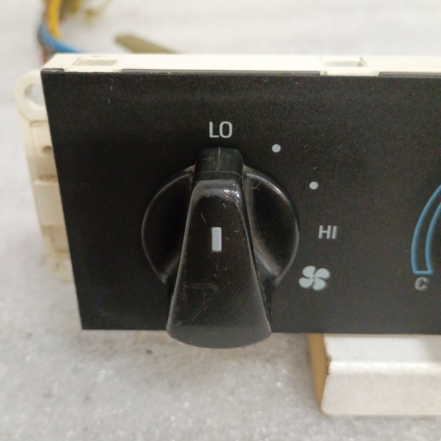 92-95 Heater / HVAC Control with AC (Used) Ford F150 F250 F350 Bronco