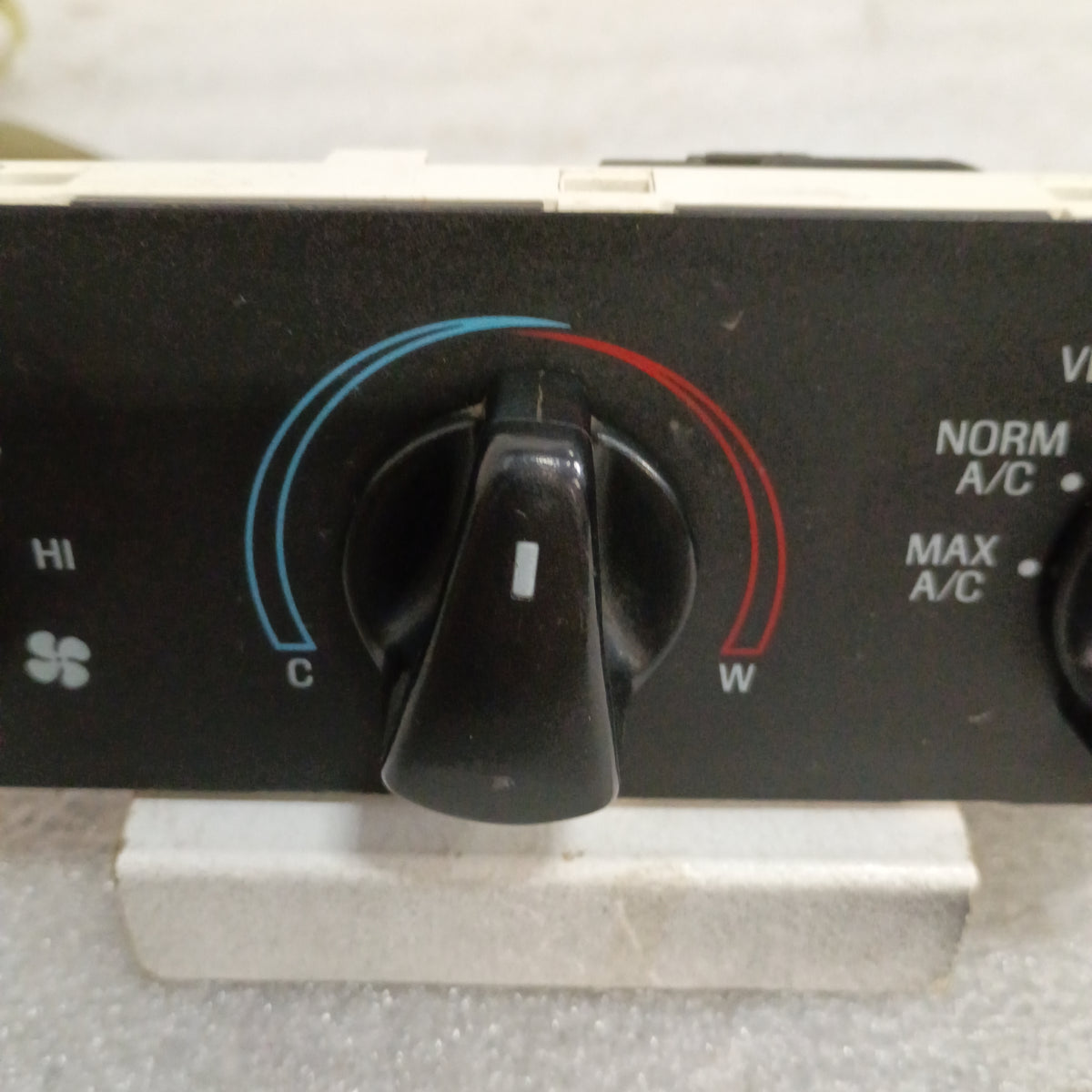 92-95 Heater / HVAC Control with AC (Used) Ford F150 F250 F350 Bronco