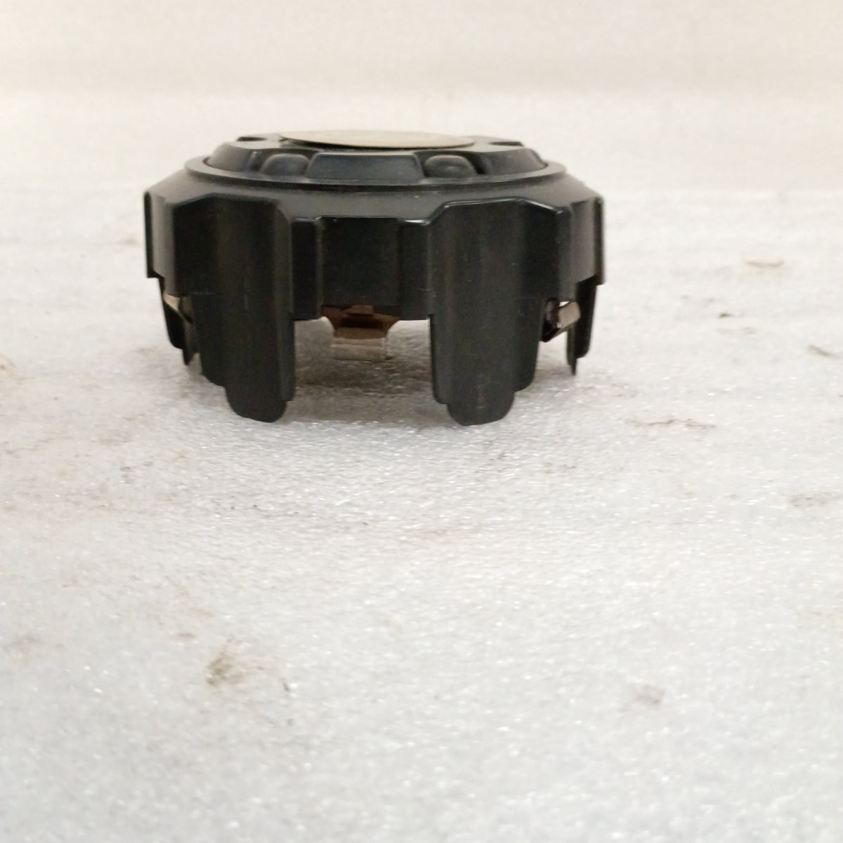 84-95 Wheel Center Cap OEM Black Toyota Pickup 4Runner T100 (Used) 69305 genuine part