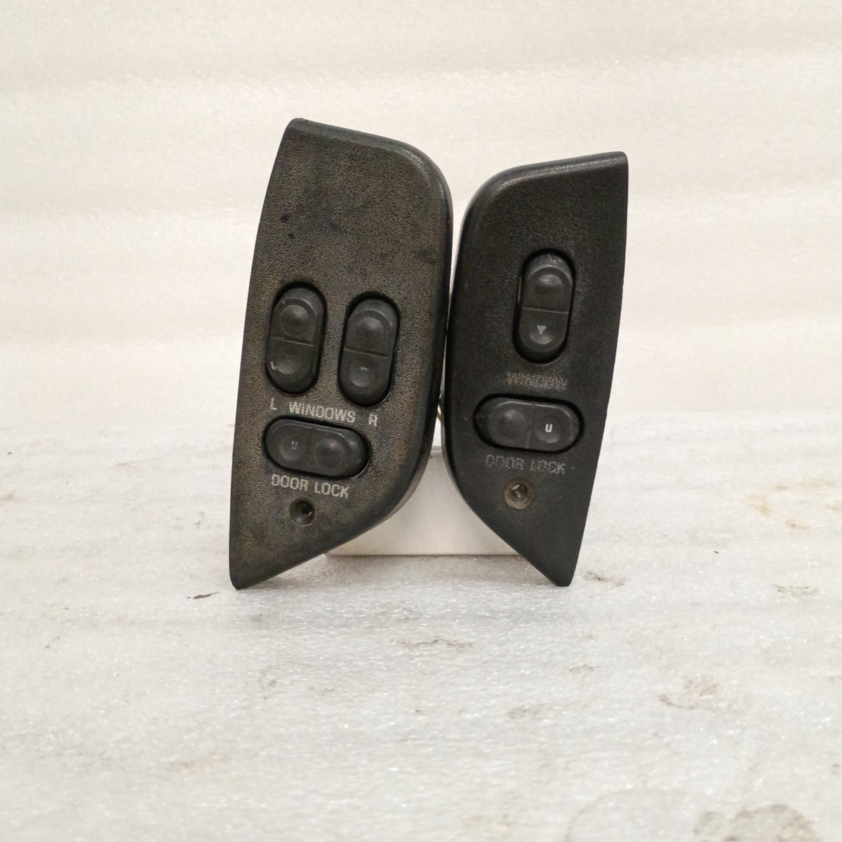 92-96 Power Window & Door Lock Switch Set - Left and Right (Used) F150 F250 F350 Bronco