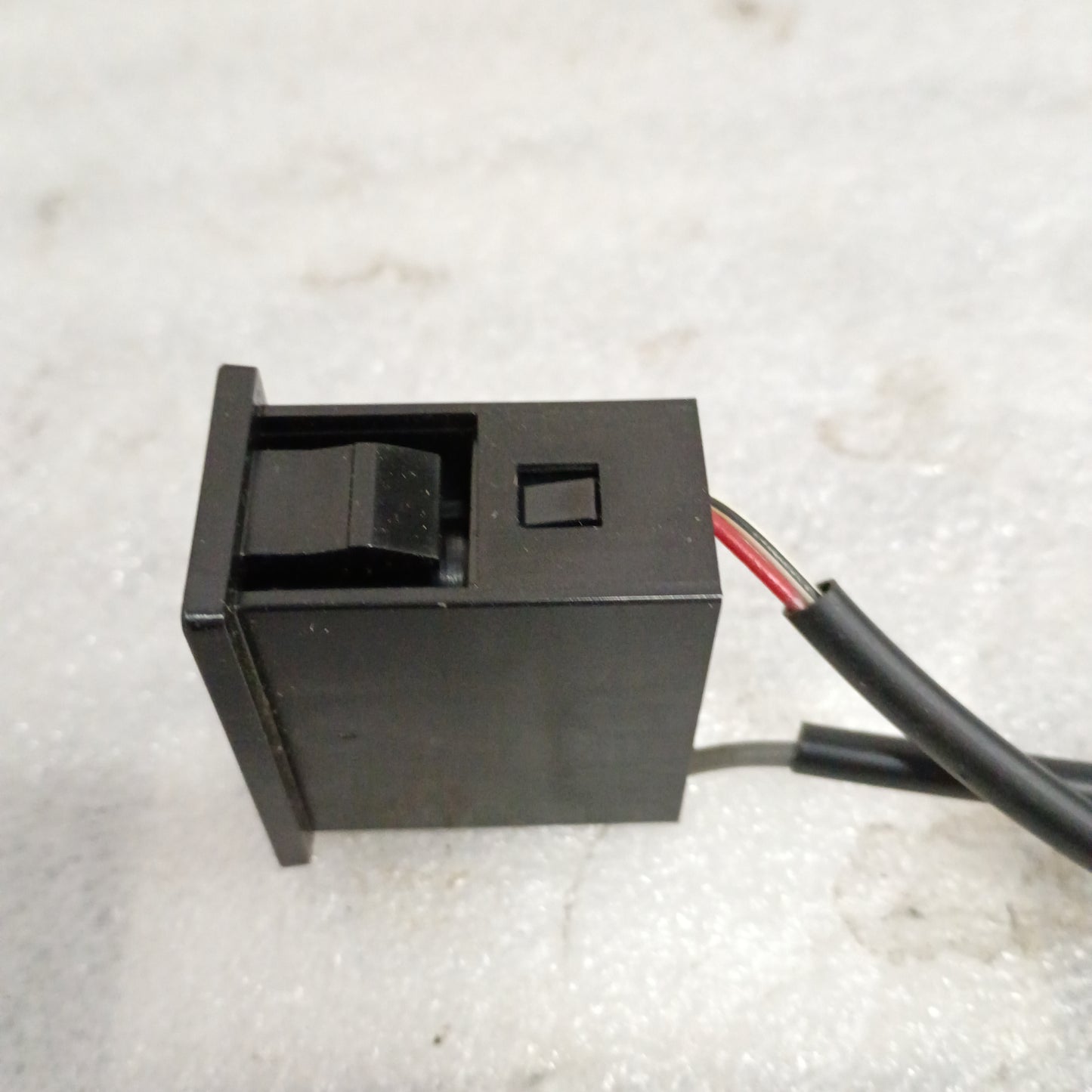 96-04 OEM Security Alarm Indicator (Used) Toyota Tacoma 4Runner Land Cruiser Tundra