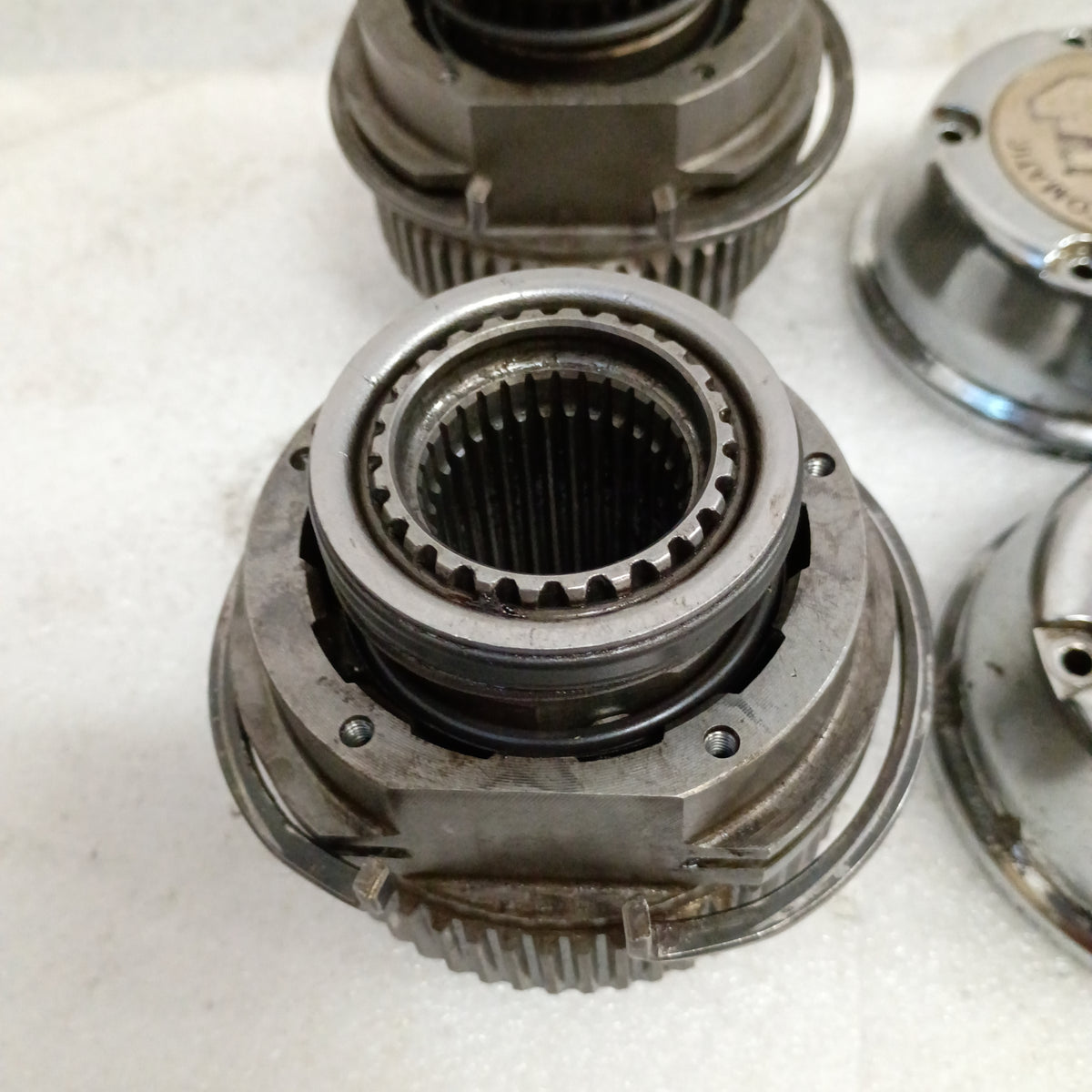 95-97 Automatic Locking Hubs Pair Dana 60 50 IFS 5 Bolt (Used) Ford F250 F350