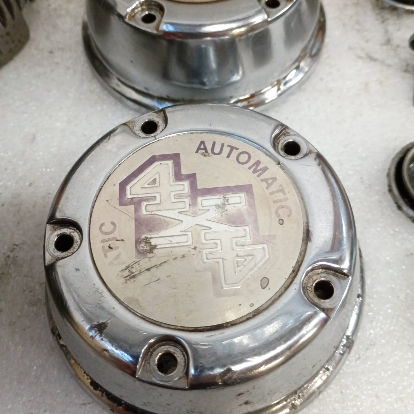95-97 Automatic Locking Hubs Pair Dana 60 50 IFS 5 Bolt (Used) Ford F250 F350