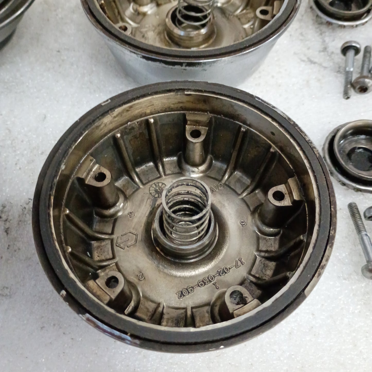 95-97 Automatic Locking Hubs Pair Dana 60 50 IFS 5 Bolt (Used) Ford F250 F350