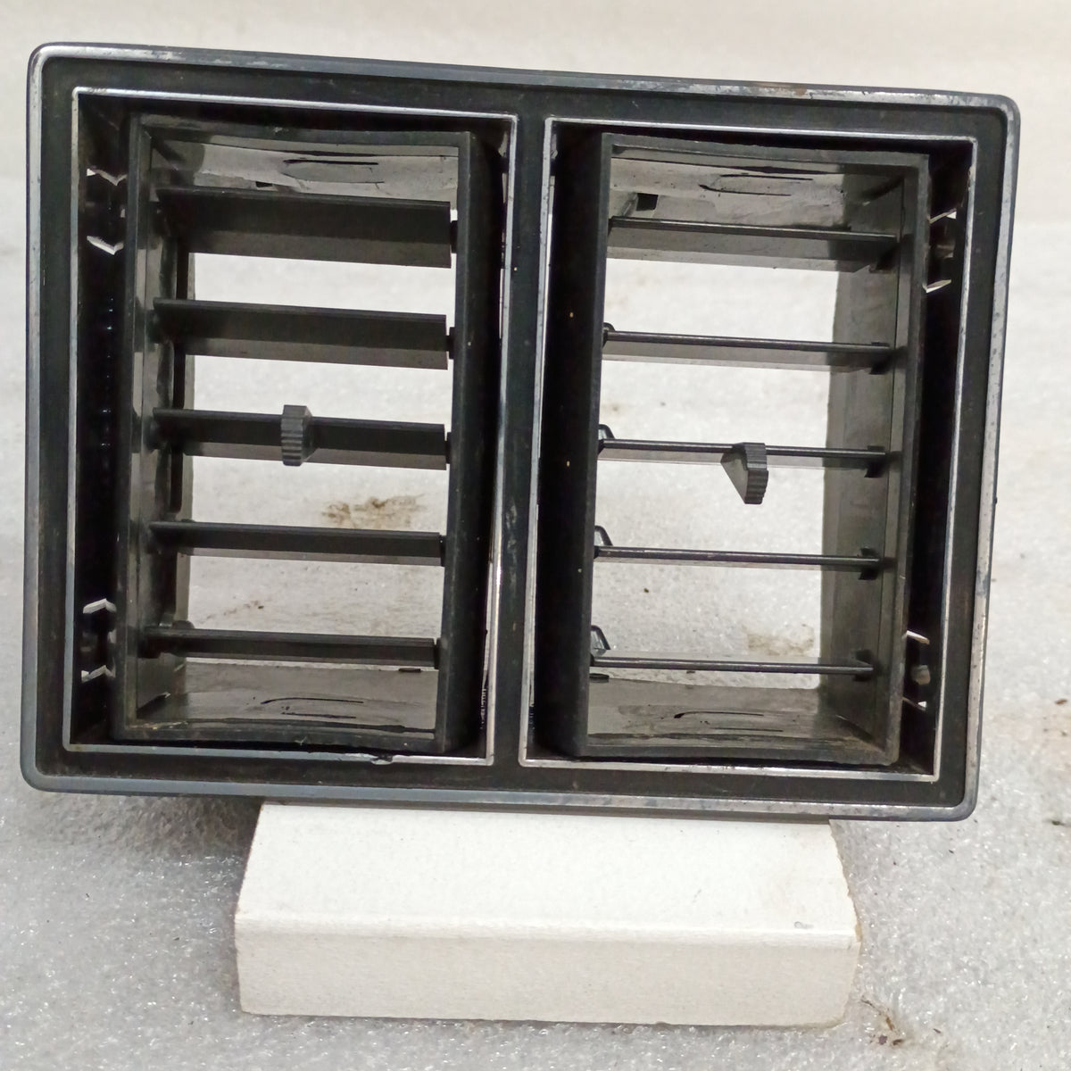 73-79 Passenger Side AC Vent Set (Used) F150 F250 F350 Bronco
