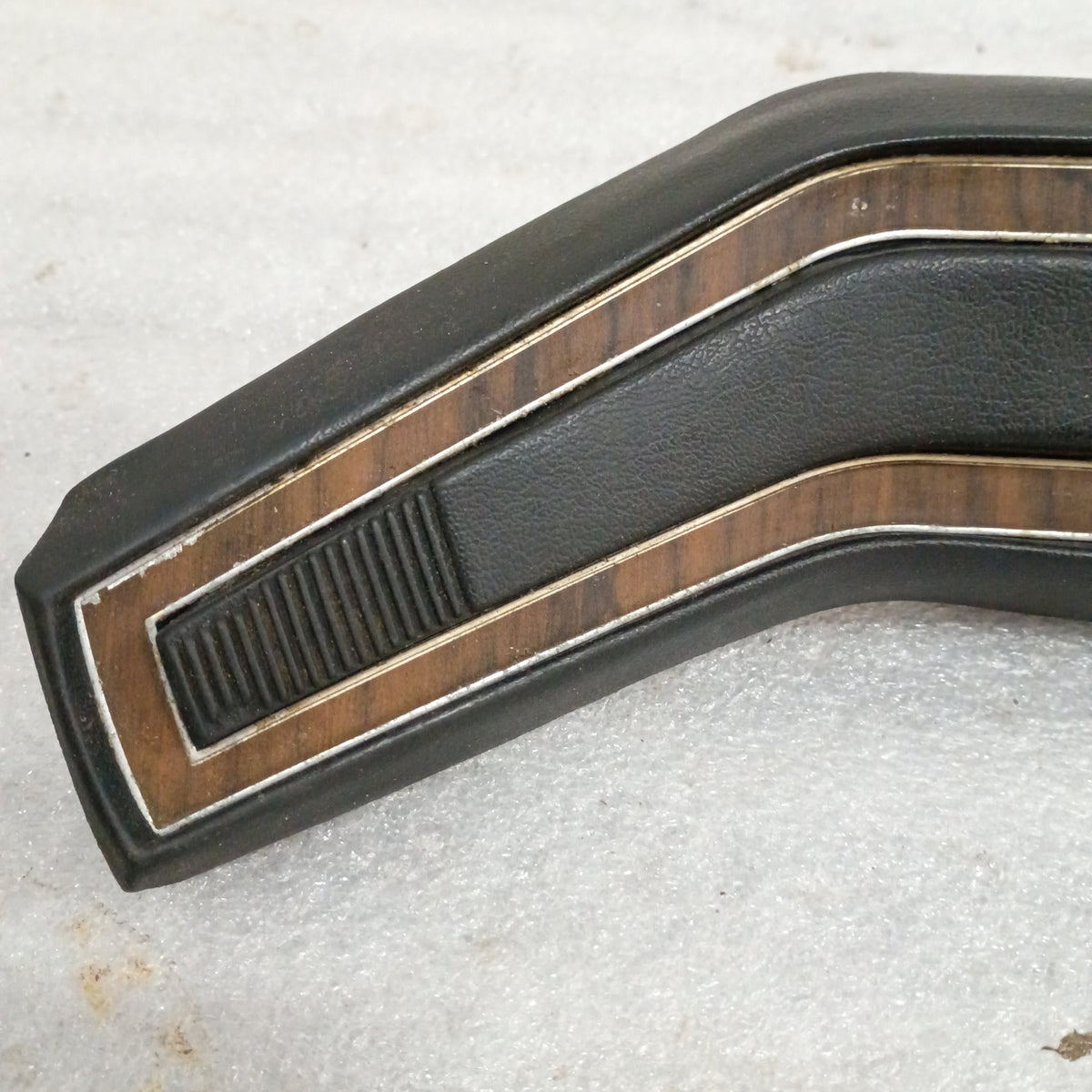 80-86 Steering Wheel Horn Button Rosewood (Used) F150 F250 F350 Bronco