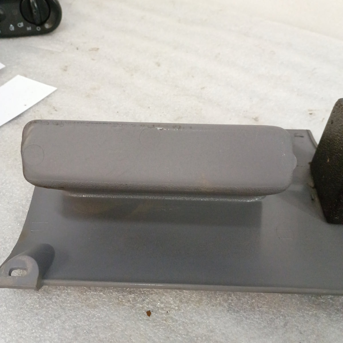 92-96 Light Gray/Opal Lower Dash Knee Panel Trim (Used) Ford F150 F250 F350 Bronco
