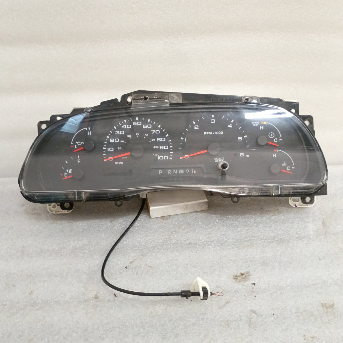 02-04 Gas Gauge Cluster with Tach (Used) F250 F350 Super Duty