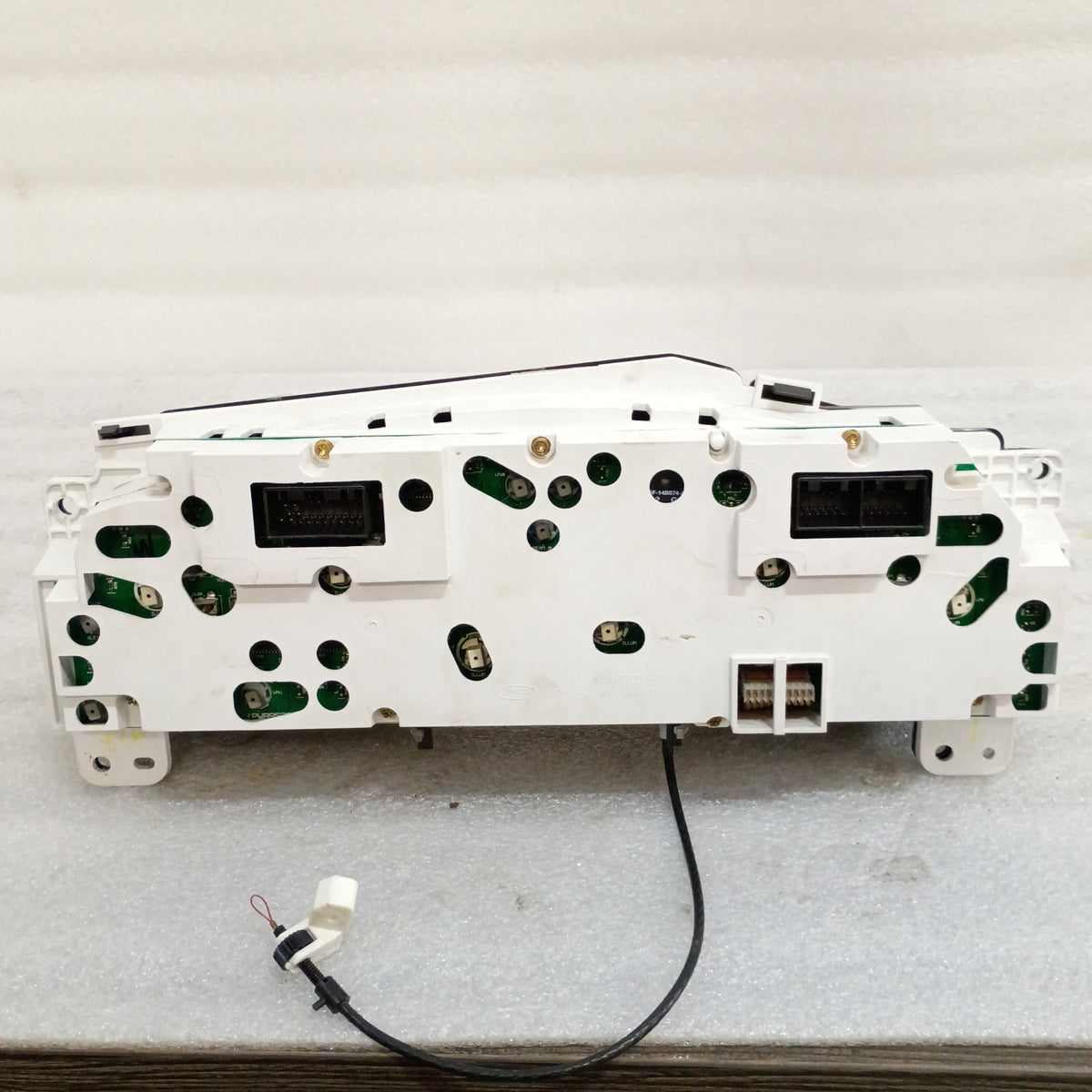 02-04 Gas Gauge Cluster with Tach (Used) F250 F350 Super Duty