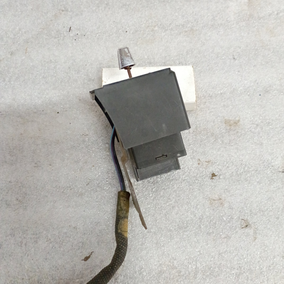 80-86 Rear Window Defrost Switch Ford Bronco (Used) OEM Bullnose 22508128