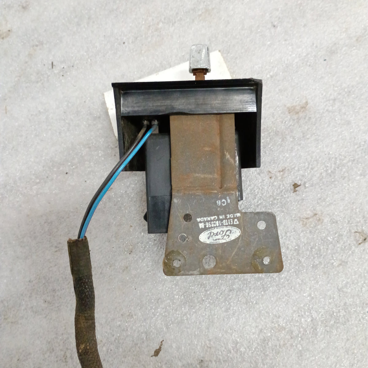 80-86 Rear Window Defrost Switch Ford Bronco (Used) OEM Bullnose 22508128